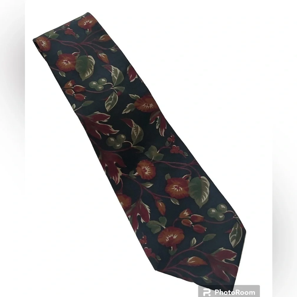 Vintage Christian Dior black floral print 100% Italian woven silk men’s necktie